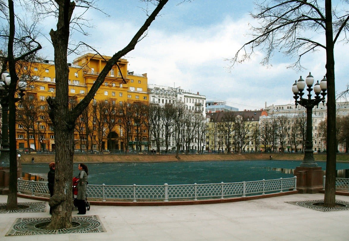 Патриаршие пруды (древнее капище Рода)